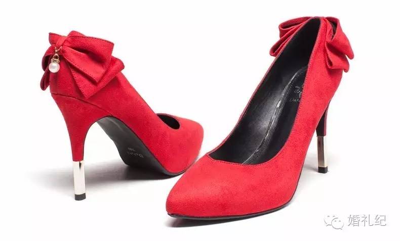穿秀禾服婚鞋一定要红色的吗,穿秀禾服结婚很丢人吗