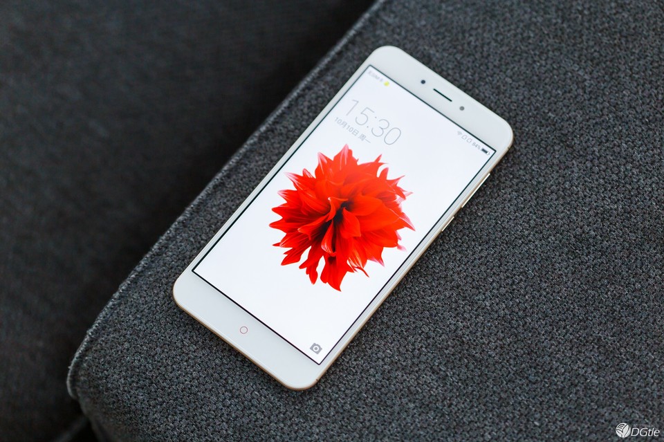 5.2屏百元机5000毫安电池,4020mah电池能用多久