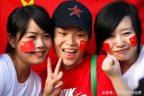 日本女球迷pk中国女球迷,各地女球迷颜值对比