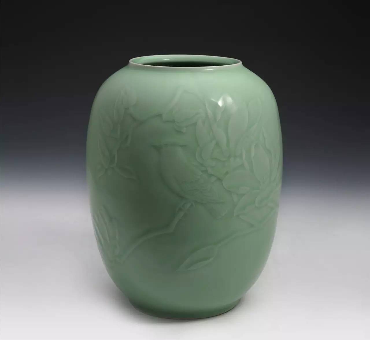 古瓷釉面莹润通透,品味古代青玉的匠心与艺术之美