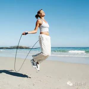 运动装备的中日英三语词汇:跑步机是ランニングマシン么?