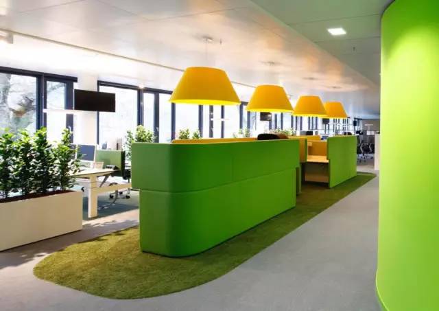 年度流行色盘点,流行色2023春夏经典绿隆重登场