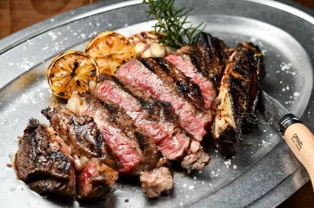 拔草！隐藏在新天地的防空洞酒吧、冠军面包舖、李宗盛阿信的咖啡厅！一天绝不够！