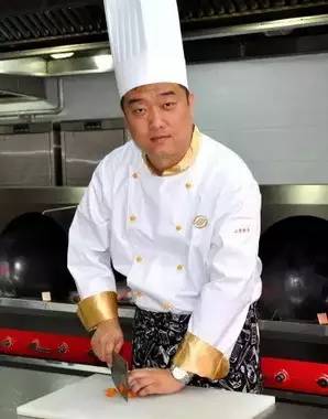 北京200多年的老字号砂锅居,成都排队的老字号砂锅居