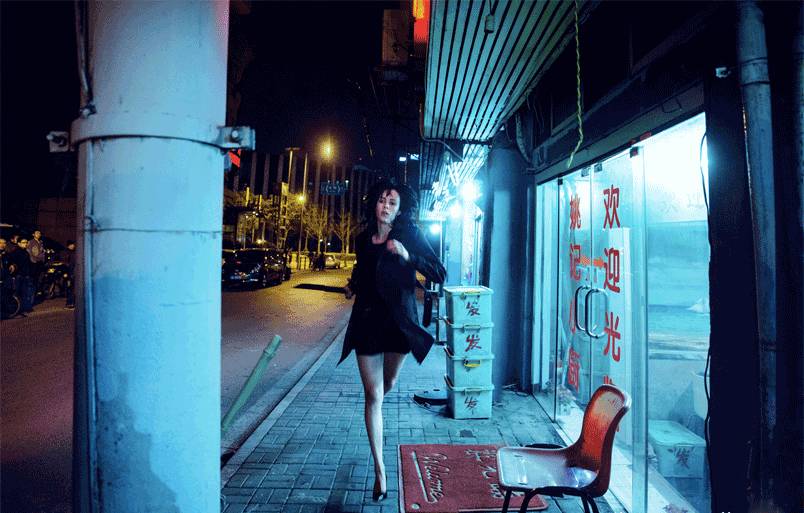 收下这个金闪闪的少女梦吧