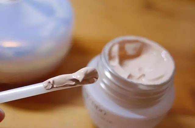 干皮秋冬最好用的24小时粉底液,怎么选择一款适合混干皮的粉底液