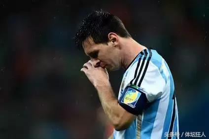 世界足球先生获胜者,世界足球对战外星人足球