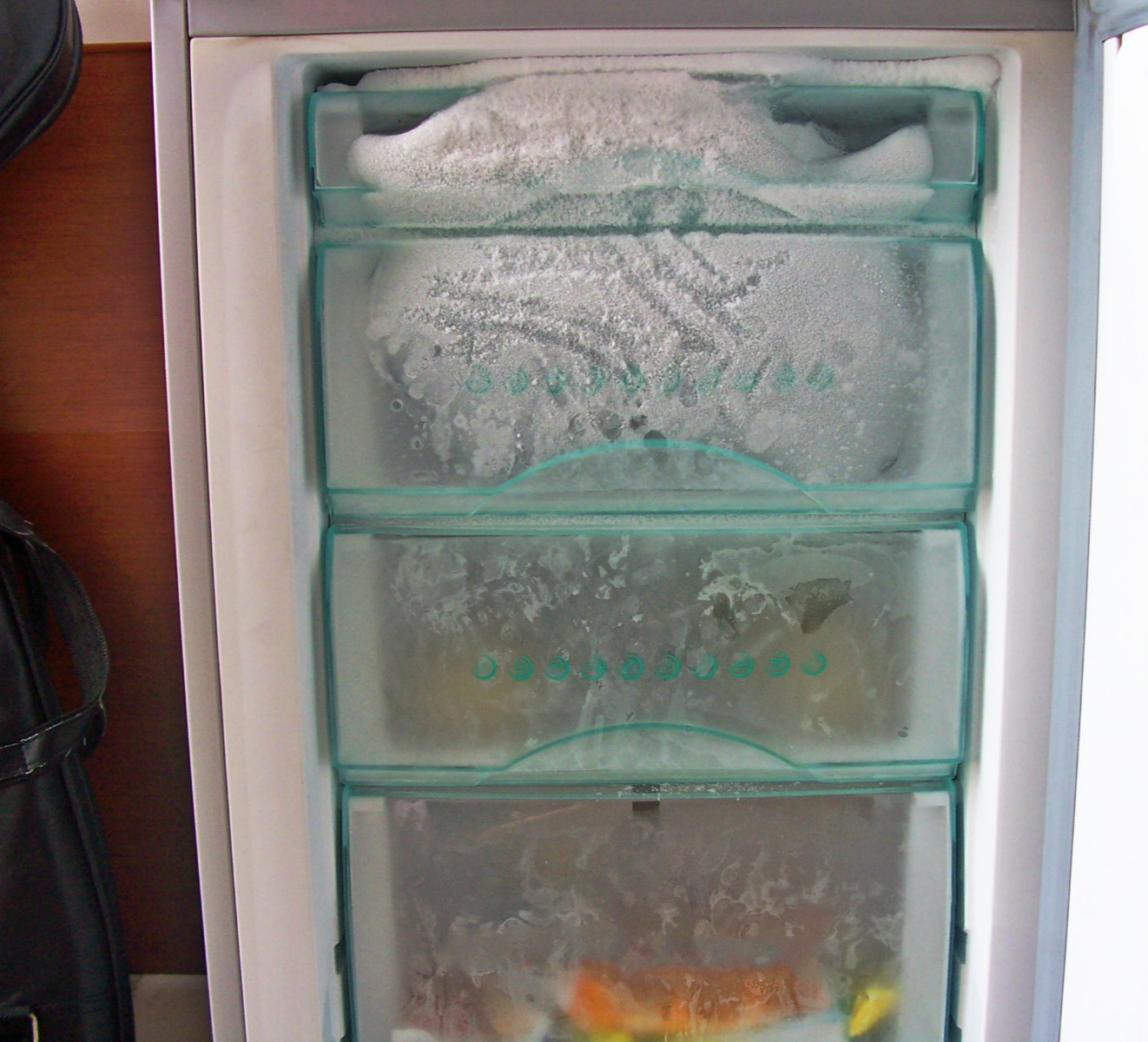 冰箱比马桶脏实验,冰箱用久了很脏教你一招