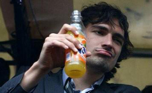 诺伊尔金球奖提名,诺伊尔获得过雅辛奖吗