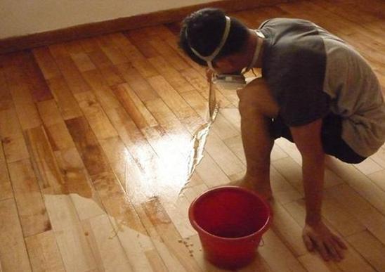 地板翻新4个方法不再傻傻花大钱,旧地板换地砖