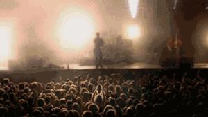 作为摄影师的“鸡”，你必须扛得起相机、拍得了防抖视频！