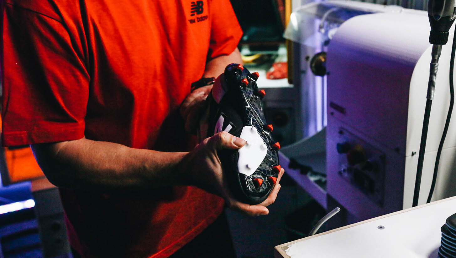 一双球鞋制作全过程,定制球鞋生产全过程