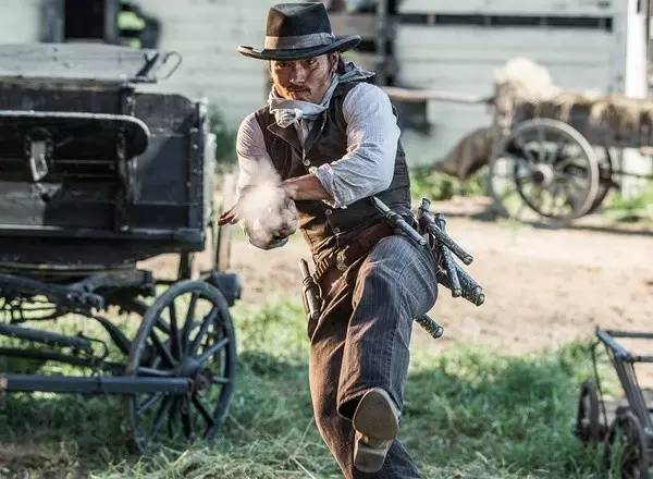 这部边看边吐的翻版《七武士》，最终还是让我燃起