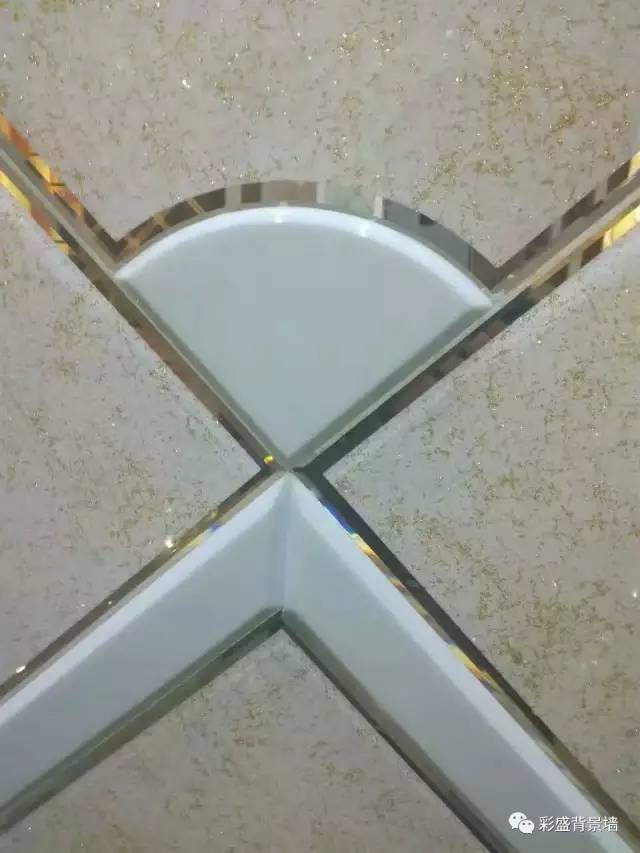 为什么聪明人才能赚大钱,玻璃背景墙有什么弊端