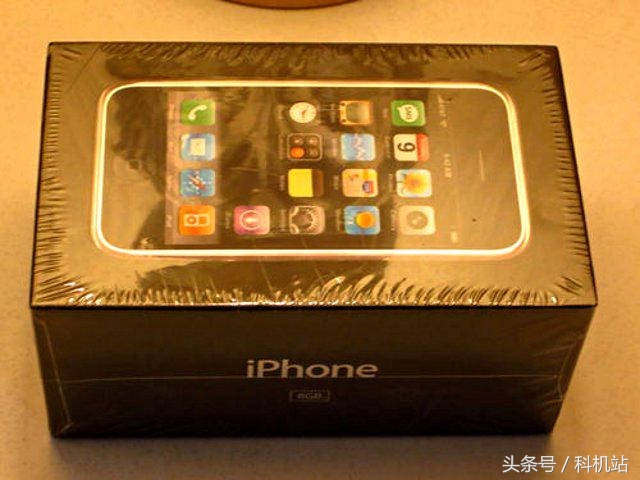 现在售价十万的初代iPhone，实则是开启智能时代的标志物