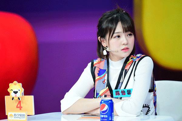 这个年头，连美食节目都要动用“女色”吸引眼球了