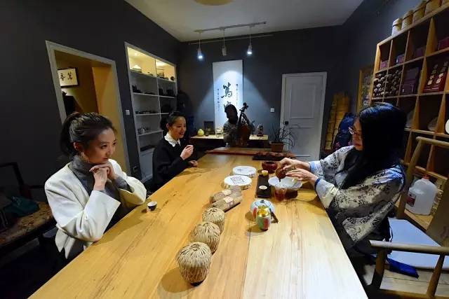 你恨谁就转给谁吧！到岳阳路看蒙古大叔，跟俞菱吃希腊大餐