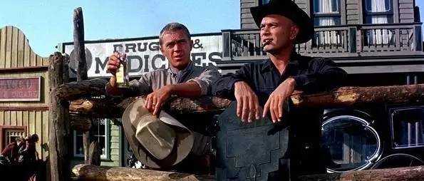 这部边看边吐的翻版《七武士》，最终还是让我燃起