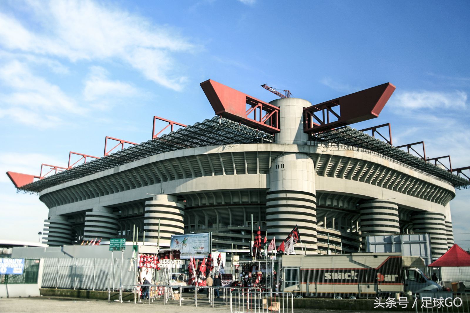 一起来看看田径赛场,一起来看看绿茵场上的精彩瞬间吧