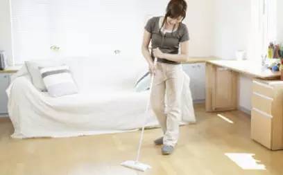 住在一楼很潮湿有霉味,一楼空气潮湿最佳解决方法