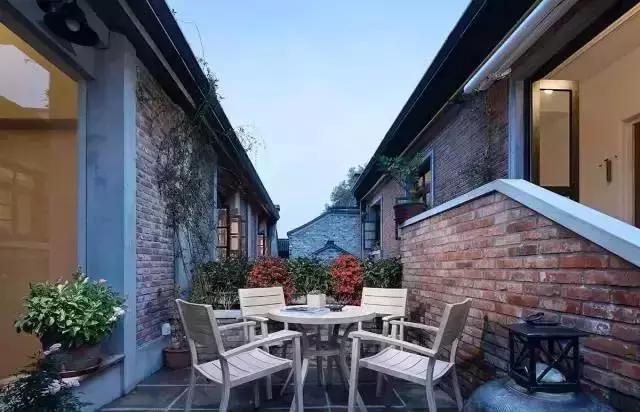 胡守连的“花迹酒店”