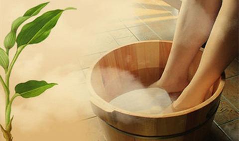 10个古方泡脚秘方,冬季泡脚排湿气最好方法