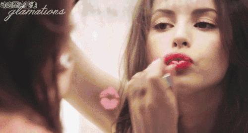 一年服下那么多唇膏,老板麻烦给我来根能吃的!