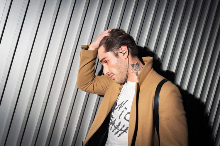 最近开始流行有线耳机,耳机流行