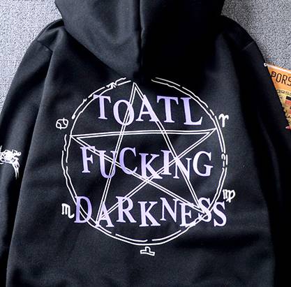 全球限量版supreme,supreme现在还值得买吗