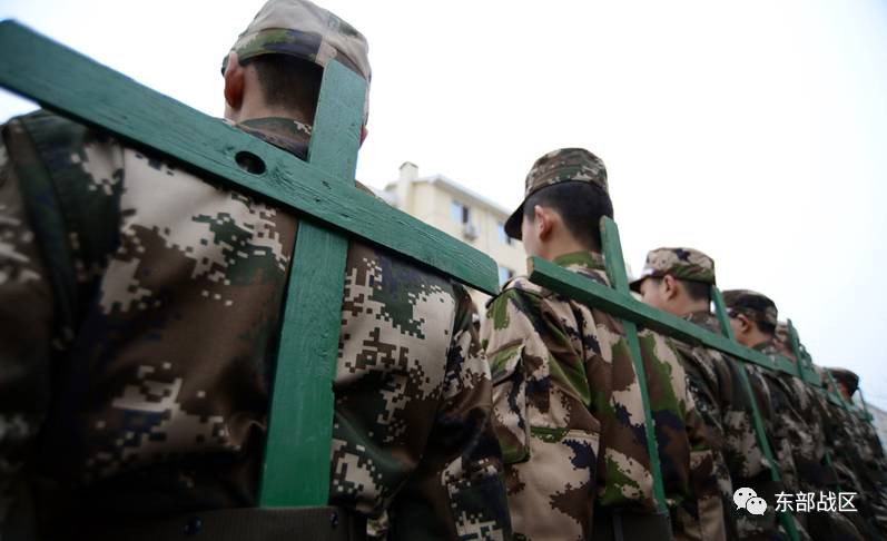 大学生参军吃苦不,参军是人生的机会吗