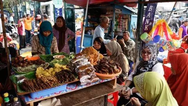 沙龙｜小日子x无二之旅：睡遍全世界的床，逛遍全球集市