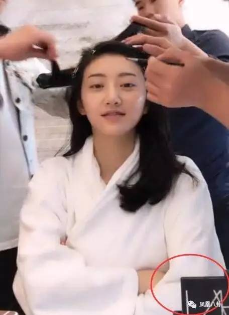 景甜直播洗脸用了什么,景甜素颜做直播