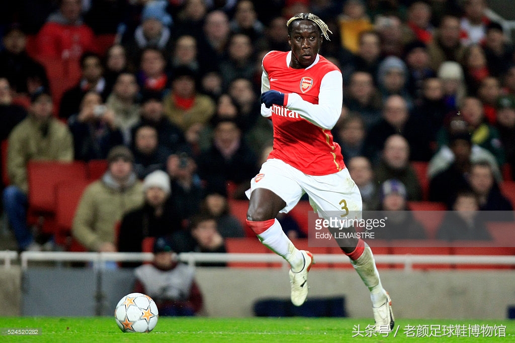 足球鞋历史第一战靴,历史最好碎钉足球鞋