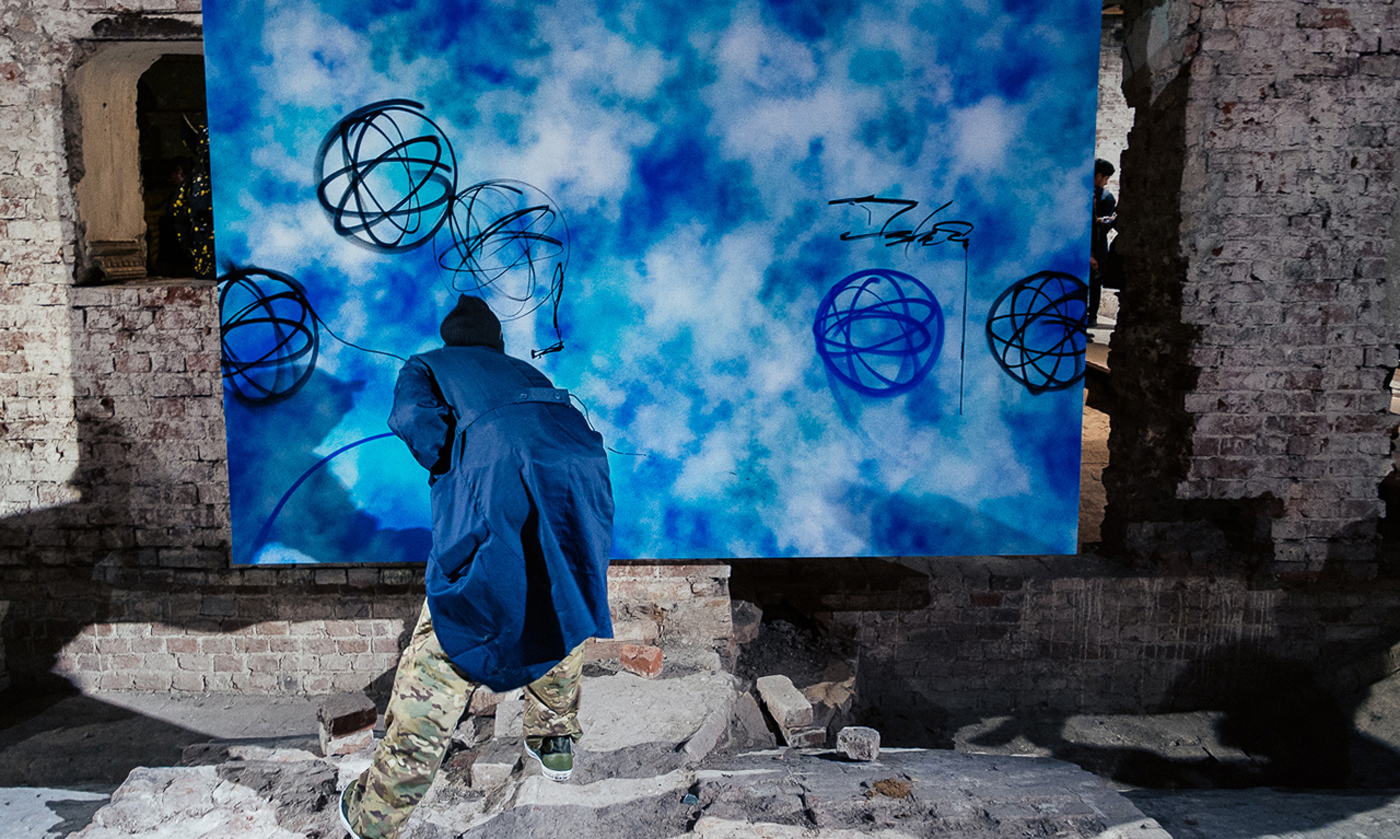 “喷漆魔法师”！在涂鸦界连KAWS都要敬他三分