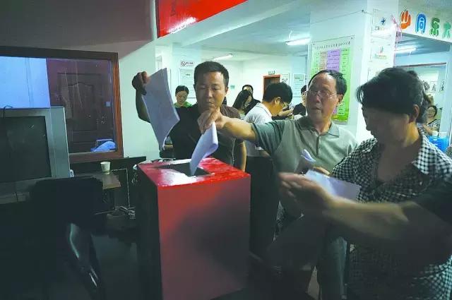 小区电梯超过15年了怎么办,老小区电梯坏了怎么办