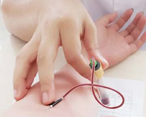 乙肝大三阳亲吻传染吗,乙肝大三阳亲嘴会传染吗