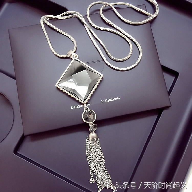 沉闷的冬天需要亮色点缀,冬天怎么能少了一件毛衣呢