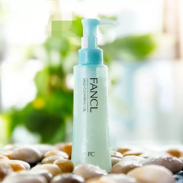 推荐一下最近很火的护肤品 (最近朋友推荐一款很好用的护肤品)