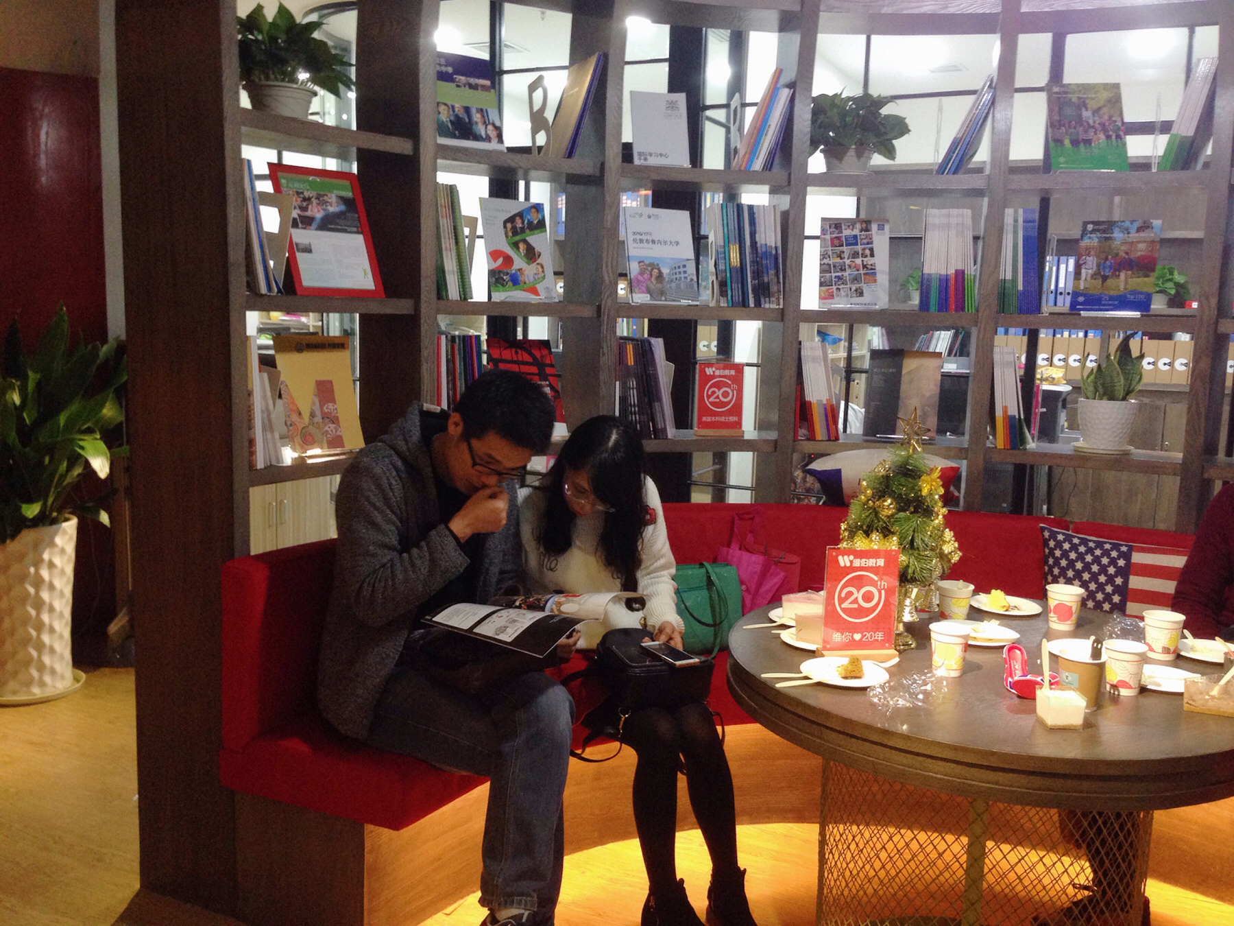 它宣布正式落户凤岭片区，很多家长和学生乐了！