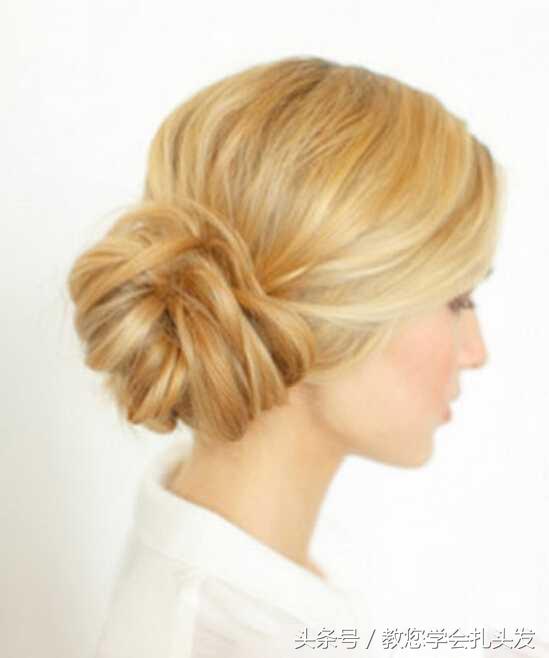 简约浪漫花苞头简单扎法图解