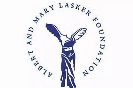 他被纳粹*害迫**,“玩拼图”玩出诺贝尔奖,打脸《Nature》