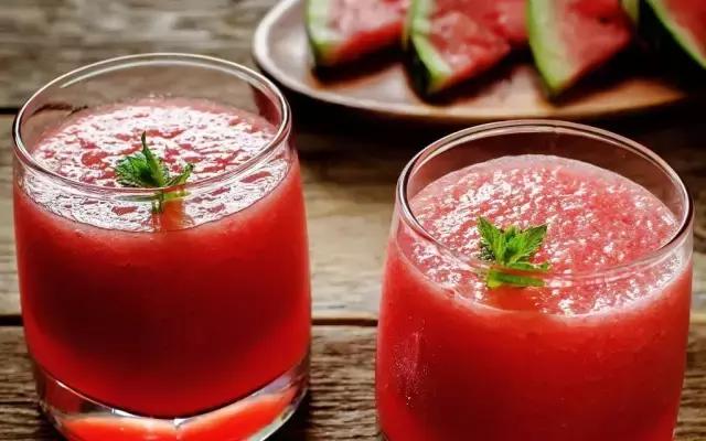 精选名中医养生药膳汤品，9个系列200多种汤方