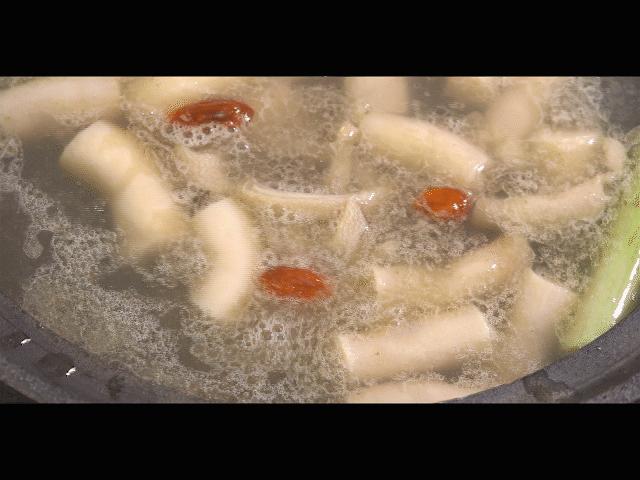 羊肉炖汤最正确做法,冬季羊肉滋补汤的做法大全