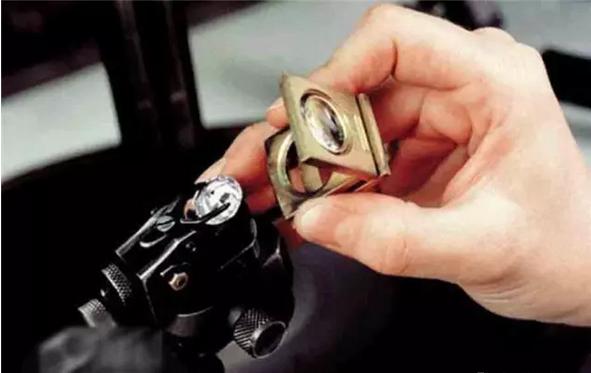 同克拉的钻石价格不一样,同样克拉钻戒为啥价格不一样