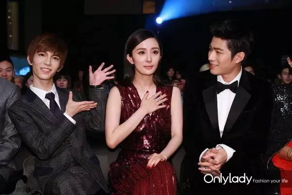 唐嫣口红色蓝调正红,唐嫣推荐的口红