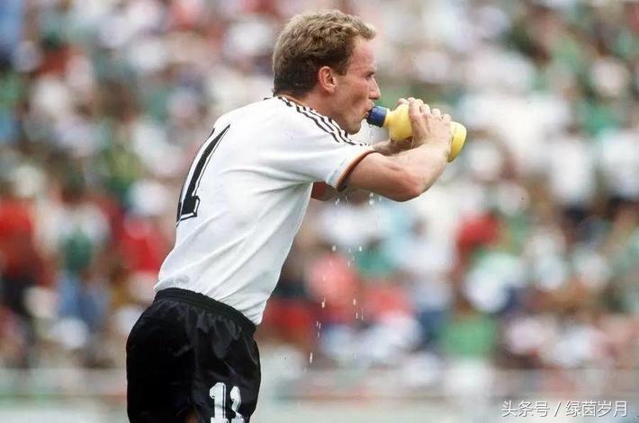 实况卡尔海因茨鲁梅尼格怎么样,11号传奇球星