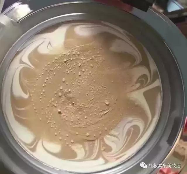 雪花秀气垫和赫拉哪个好,爱敬气垫和雪花秀气垫