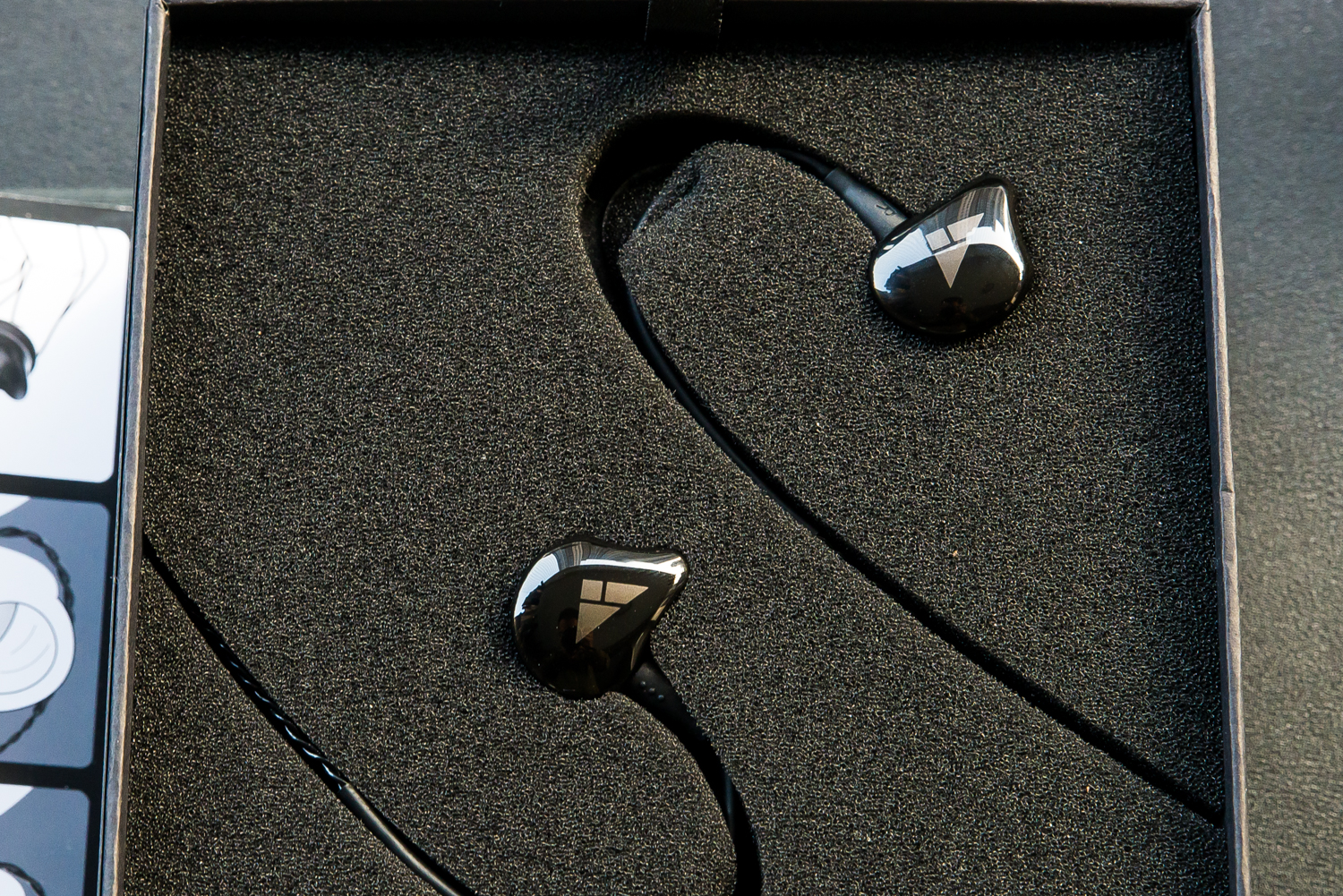 造型很酷的蓝牙耳机,造型好音效好的蓝牙耳机