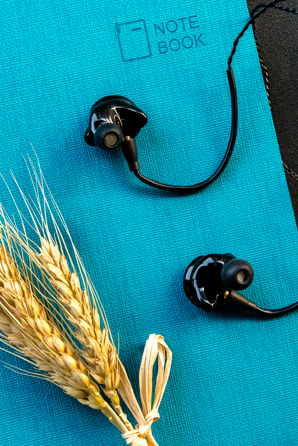 造型很酷的蓝牙耳机,造型好音效好的蓝牙耳机