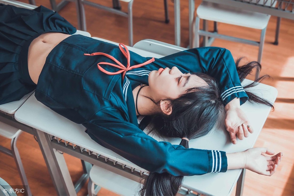 小说：面对数千魔兔袭击，穷小伙仅用一招将其秒杀，旁人直呼变态